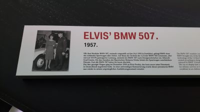 Elvis Presleyn BMW 507 vm 1957
Elvis suoritti asepalvelustaan Saksassa v. 1958 ja hankki samalla BMW 507 auton. Autoa valmistettiin neljän vuoden (1956-59) aikana vain noin 250kpl.
